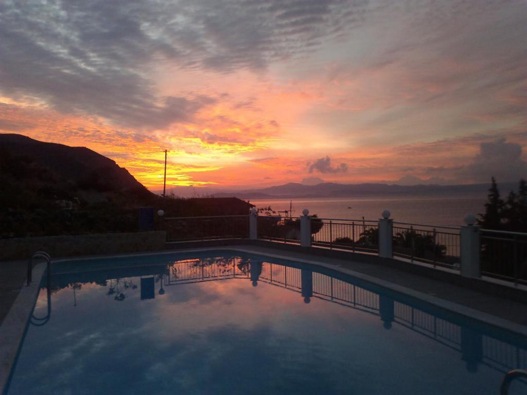 Sky Beach Hotel Agia Galini Dış mekan fotoğraf